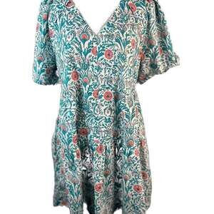 Crown & Ivy™ Plus Size Pleated Shoulder Printed Dress